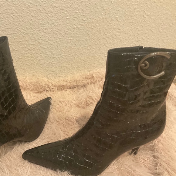Vintage 90's Black Croc Embossed Booties by Stuart Weitzman - Picture 5 of 5